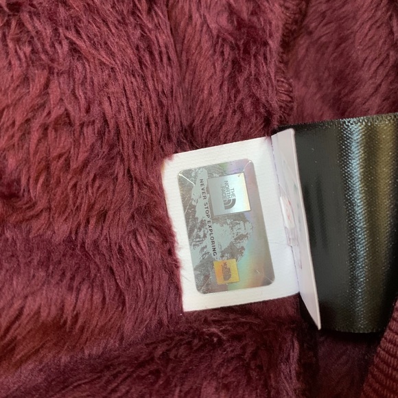 The North Face Osito Jacket In Deep Garnet Red - Picture 6 of 7